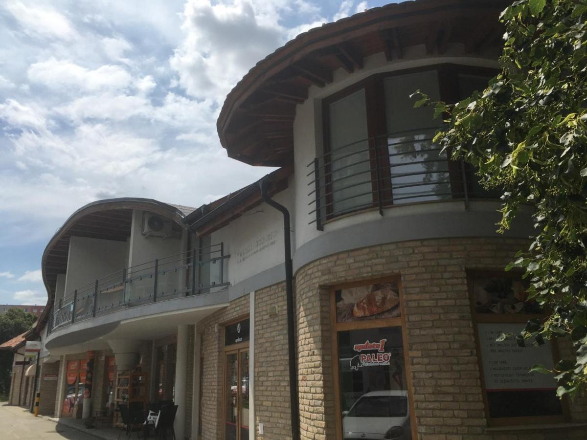 Konde Apartments B Dunajska Streda Ngoại thất bức ảnh