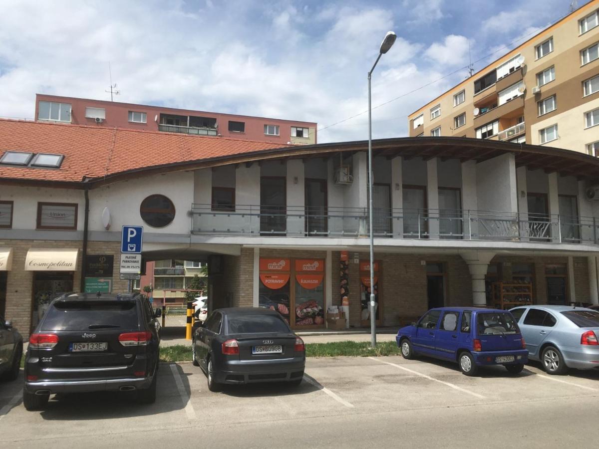 Konde Apartments B Dunajska Streda Ngoại thất bức ảnh