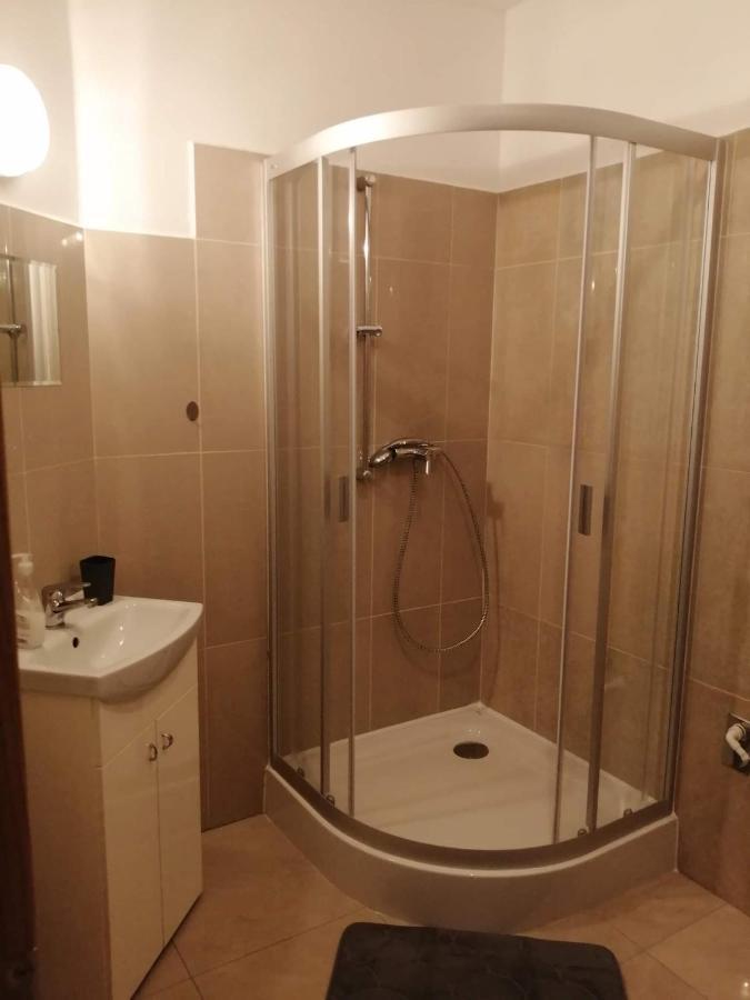 Konde Apartments B Dunajska Streda Ngoại thất bức ảnh
