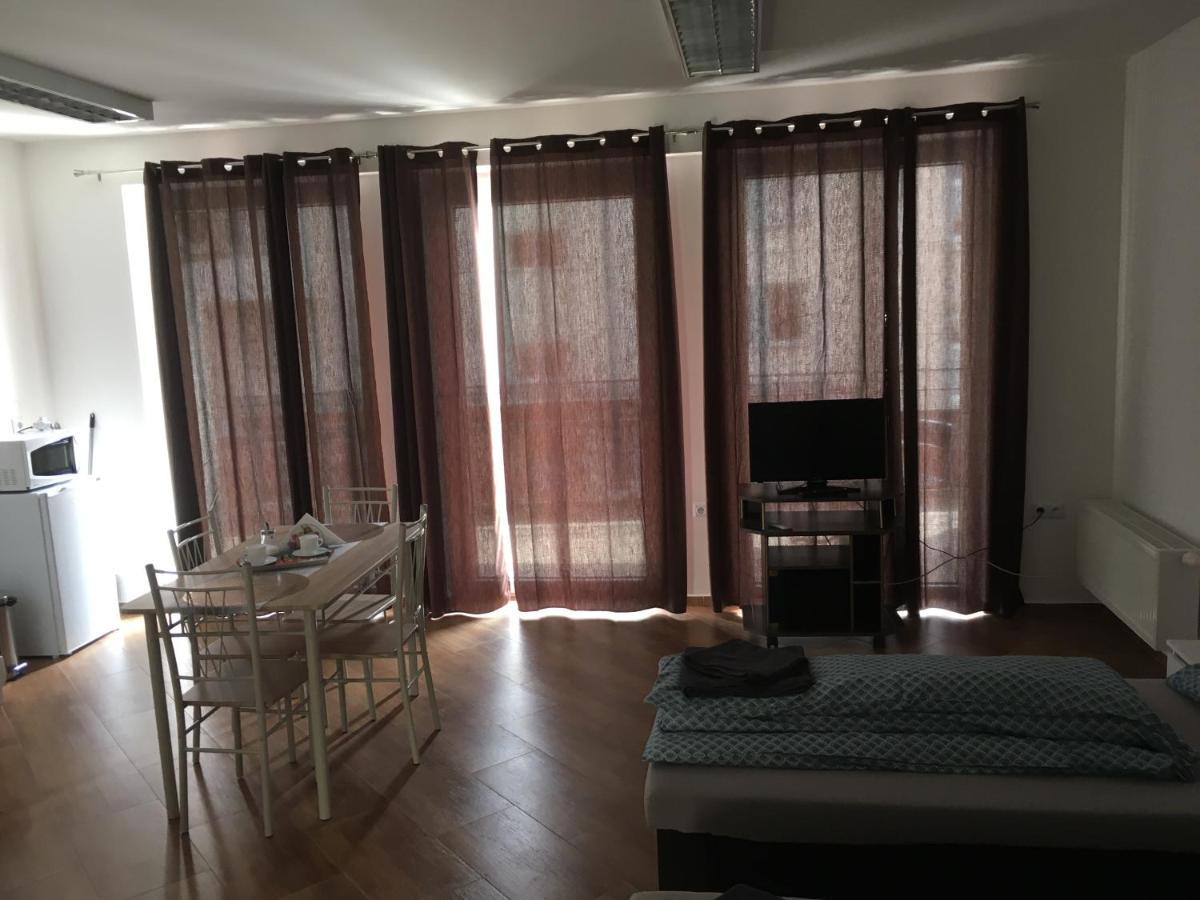 Konde Apartments B Dunajska Streda Ngoại thất bức ảnh