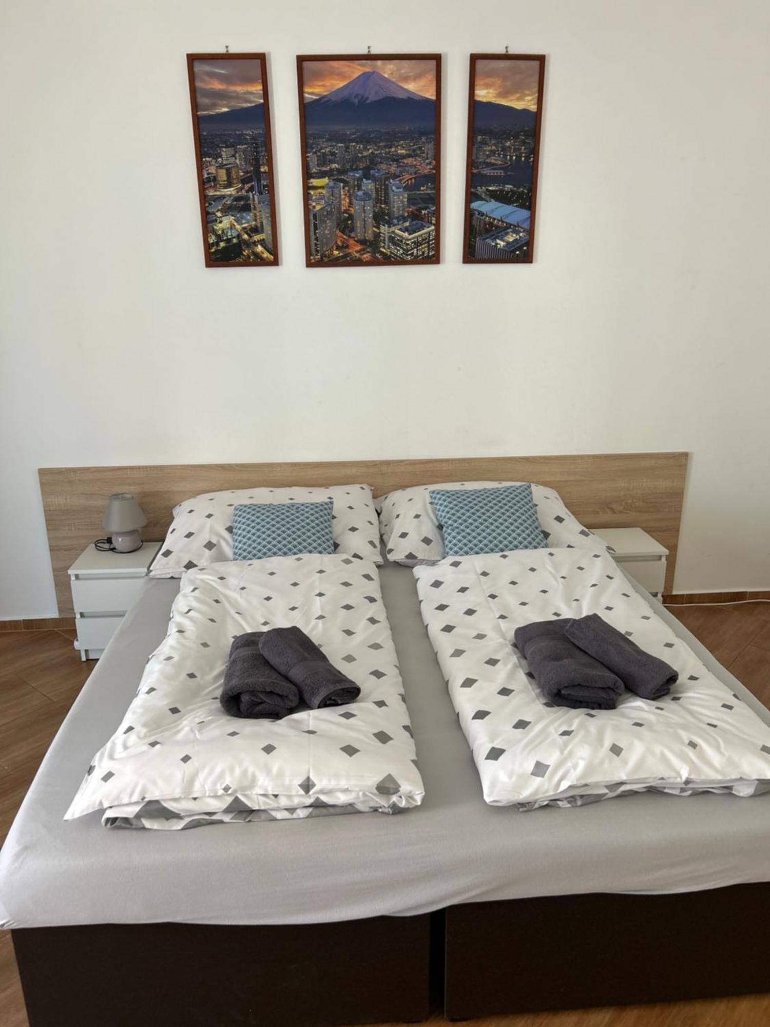 Konde Apartments B Dunajska Streda Ngoại thất bức ảnh