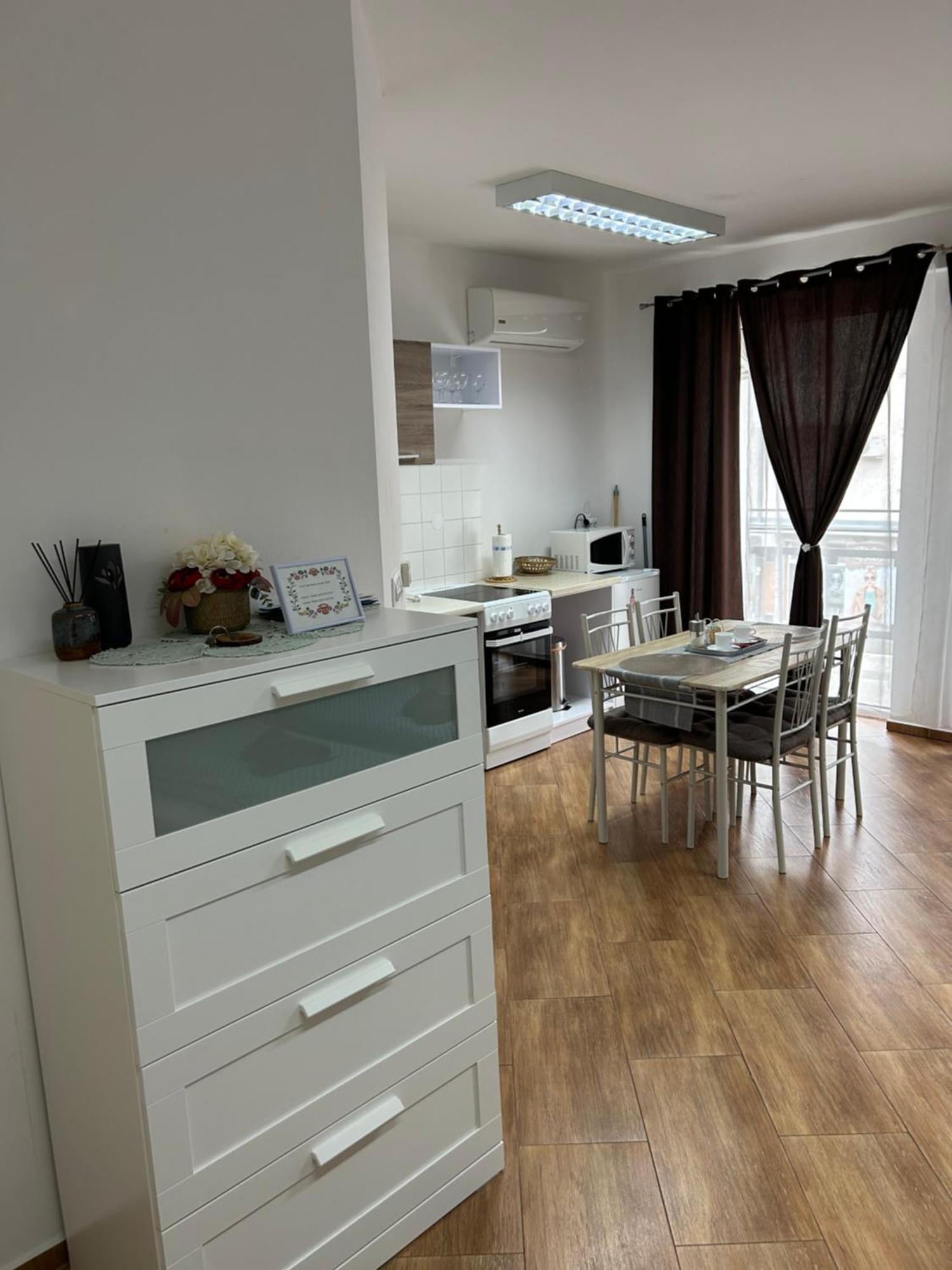Konde Apartments B Dunajska Streda Ngoại thất bức ảnh