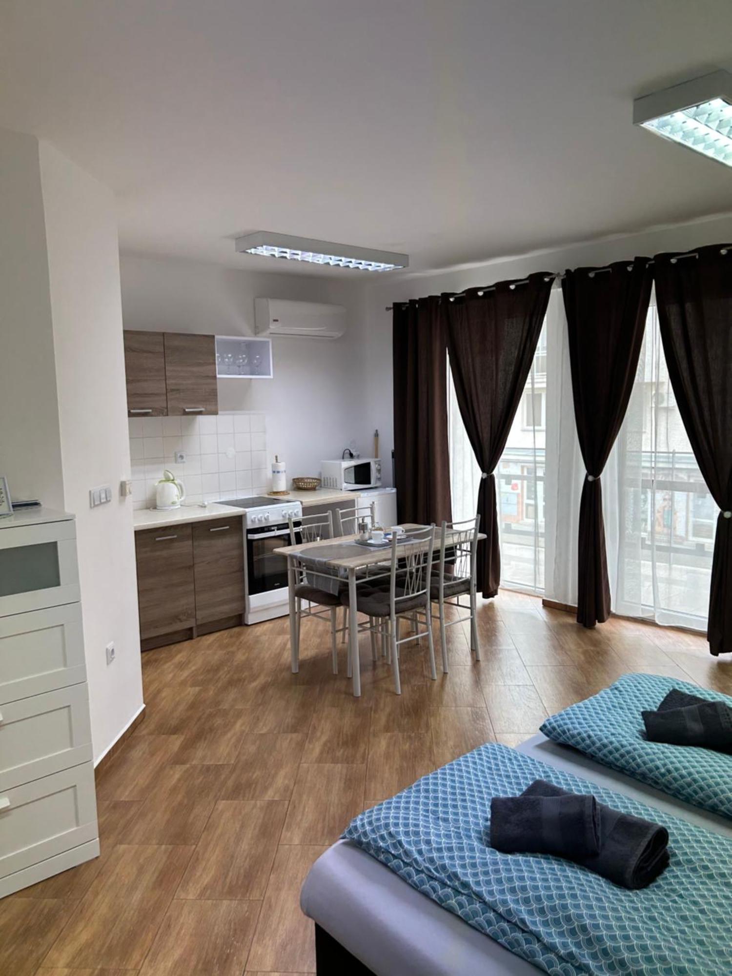 Konde Apartments B Dunajska Streda Ngoại thất bức ảnh